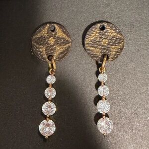 LV earrings 💎